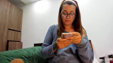 mrs_robinson21 online show from March 19, 5:02 am