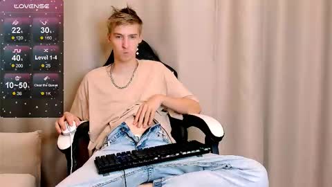 Adam online show from October 7, 10:28 pm