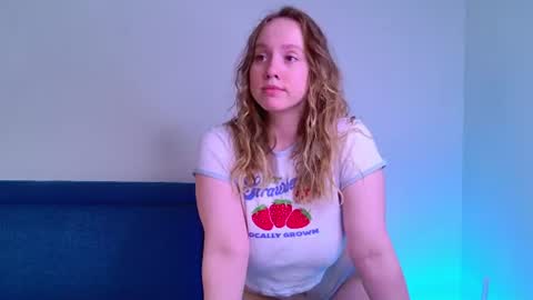 Molly online show from June 18, 5:46 am