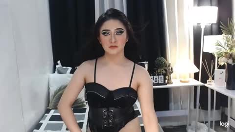 Snapshot of ms_grey4u chatting on February 7, 7:27 pm Ash online show from February 7, 7:27 pm