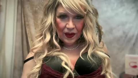 Snapshot of mskarentoy chatting on January 19, 4:22 am mskarentoy online show from January 19, 4:22 am