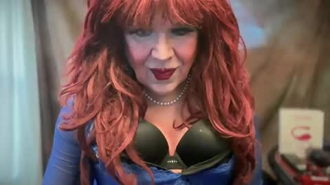 Snapshot of mskarentoy chatting on February 23, 10:09 pm mskarentoy online show from February 23, 10:09 pm