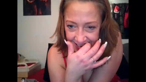 mswhitney618 online show from December 19, 8:43 am