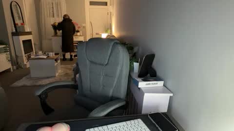 mtb1697 online show from November 16, 11:40 pm