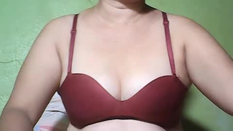 muffy_bunny online show from July 19, 8:00 pm