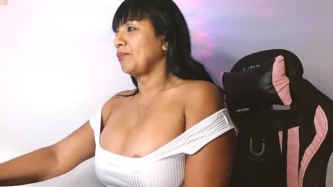 yuli online show from July 6, 9:06 am