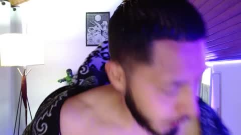 Snapshot of muscle_cock32 chatting on February 14, 8:31 am David Big online show from February 14, 8:31 am