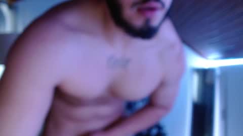 Snapshot of muscle_cock32 chatting on February 14, 11:42 am David Big online show from February 14, 11:42 am