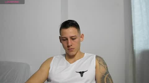 muscle_king_cum online show from April 29, 2:33 pm