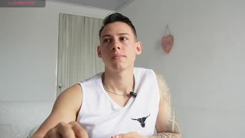 muscle_king_cum online show from April 28, 1:37 pm