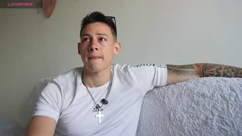 muscle_king_cum online show from June 29, 1:33 pm