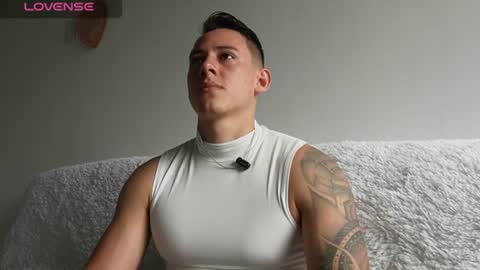 muscle_king_cum online show from July 24, 1:41 pm