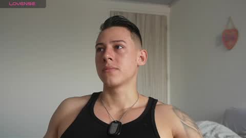 muscle_king_cum online show from May 1, 1:27 pm