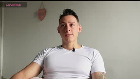 muscle_king_cum online show from June 18, 1:38 pm
