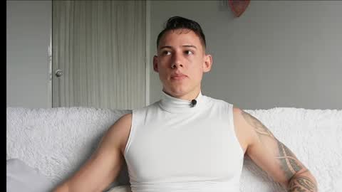 muscle_king_cum online show from May 11, 4:04 pm