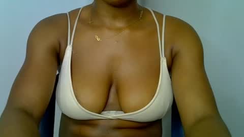 muscle_queen0 online show from March 17, 9:20 pm