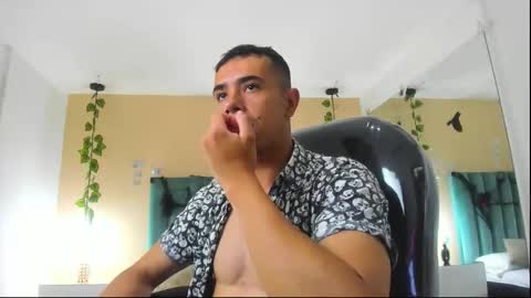 Snapshot of muscle_scott chatting on October 20, 12:32 pm muscle scott online show from October 20, 12:32 pm