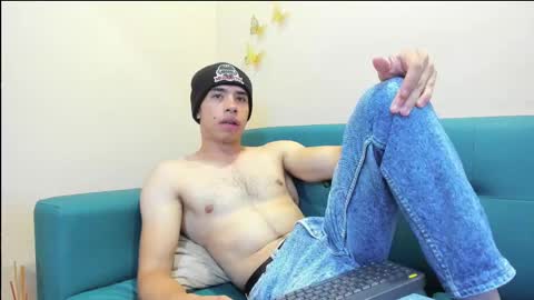 Snapshot of muscle_scott chatting on September 30, 12:37 pm muscle scott online show from September 30, 12:37 pm
