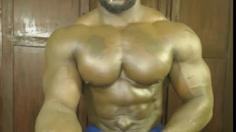 musclegod23 online show from October 29, 2:46 am