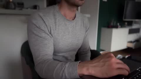 musclehair3 online show from November 28, 1:40 pm