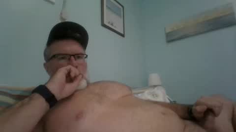 Snapshot of musclemeat41 chatting on February 17, 6:06 pm musclemeat41 online show from February 17, 6:06 pm