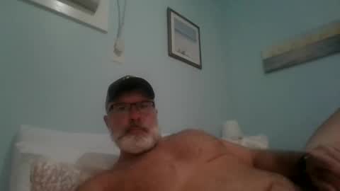 Snapshot of musclemeat41 chatting on October 13, 6:32 pm musclemeat41 online show from October 13, 6:32 pm