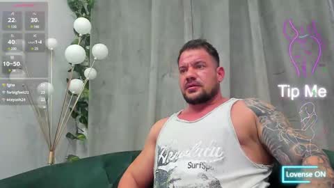 Snapshot of musclemonster31 chatting on March 2, 3:13 am MuscleMonster31 online show from March 2, 3:13 am