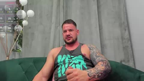 Snapshot of musclemonster31 chatting on February 23, 5:45 am MuscleMonster31 online show from February 23, 5:45 am
