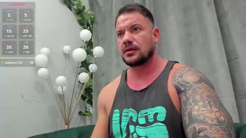 Snapshot of musclemonster31 chatting on February 23, 8:49 am MuscleMonster31 online show from February 23, 8:49 am
