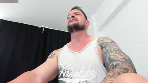 Snapshot of musclemonster31 chatting on September 16, 1:35 pm MuscleMonster31 online show from September 16, 1:35 pm