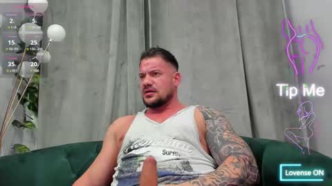 Snapshot of musclemonster31 chatting on March 5, 10:32 pm MuscleMonster31 online show from March 5, 10:32 pm