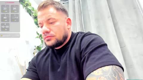 Snapshot of musclemonster31 chatting on February 17, 5:58 am MuscleMonster31 online show from February 17, 5:58 am