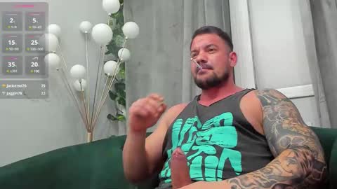 Snapshot of musclemonster31 chatting on February 26, 10:27 am MuscleMonster31 online show from February 26, 10:27 am