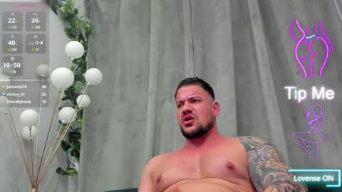 Snapshot of musclemonster31 chatting on March 4, 4:49 am MuscleMonster31 online show from March 4, 4:49 am