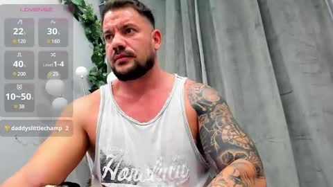 Snapshot of musclemonster31 chatting on February 11, 12:15 pm MuscleMonster31 online show from February 11, 12:15 pm