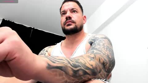 Snapshot of musclemonster31 chatting on October 18, 12:09 pm MuscleMonster31 online show from October 18, 12:09 pm