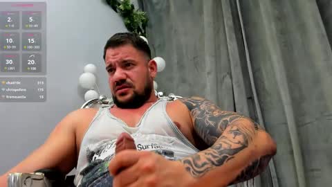 Snapshot of musclemonster31 chatting on February 14, 1:23 am MuscleMonster31 online show from February 14, 1:23 am