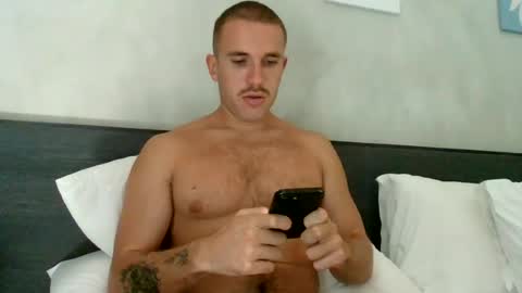 muscleshow00 online show from July 1, 12:52 am