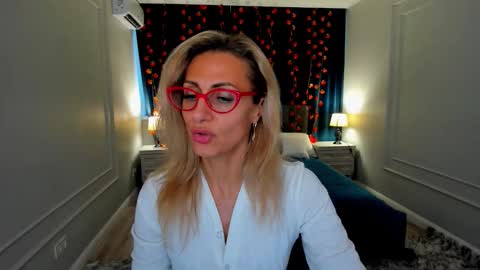 Diana online show from November 18, 12:30 pm