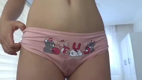 Snapshot of my_mia_ chatting on December 15, 10:39 am  MIA  I will be here Monday Wednesday Thursday Saturday online show from December 15, 10:39 am