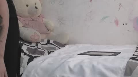 miagosling  NTMU  Dont forget follow me  online show from June 24, 3:41 pm
