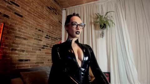 Lola online show from February 20, 2:11 am