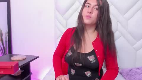 LINDA  AND EMILIO online show from February 18, 6:35 am