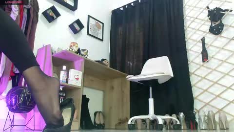 myla sarah1 online show from April 28, 1:26 pm