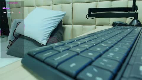 camila online show from November 4, 11:33 am