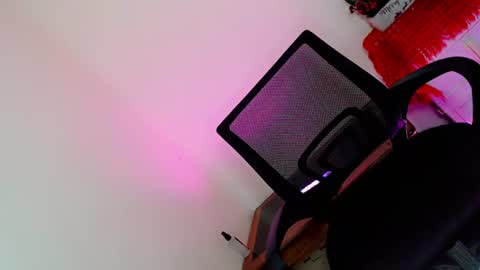 mysterious_honeyghe online show from June 24, 3:35 am