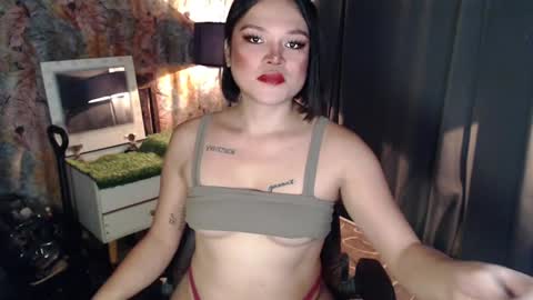 Snapshot of mysteryman_xxx chatting on February 11, 4:55 am UR GIRL NEXTDOOR online show from February 11, 4:55 am