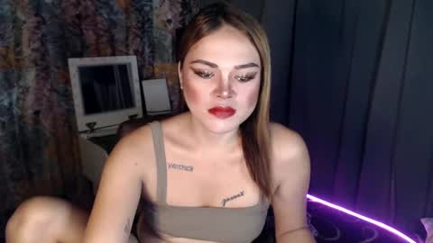 Snapshot of mysteryman_xxx chatting on January 12, 4:42 am UR GIRL NEXTDOOR online show from January 12, 4:42 am