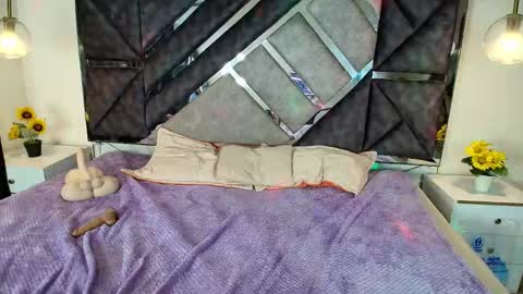 Mystic  online show from November 20, 4:04 pm