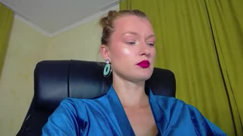 mysticvenus_ online show from November 17, 3:36 pm